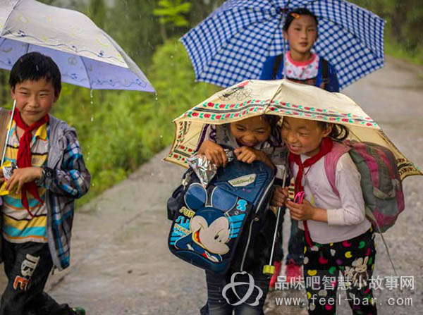 11歲微笑妹妹陳禮燕照顧病重父撐起一個(gè)家-平凡人不平凡的故事_平凡人感人小故事